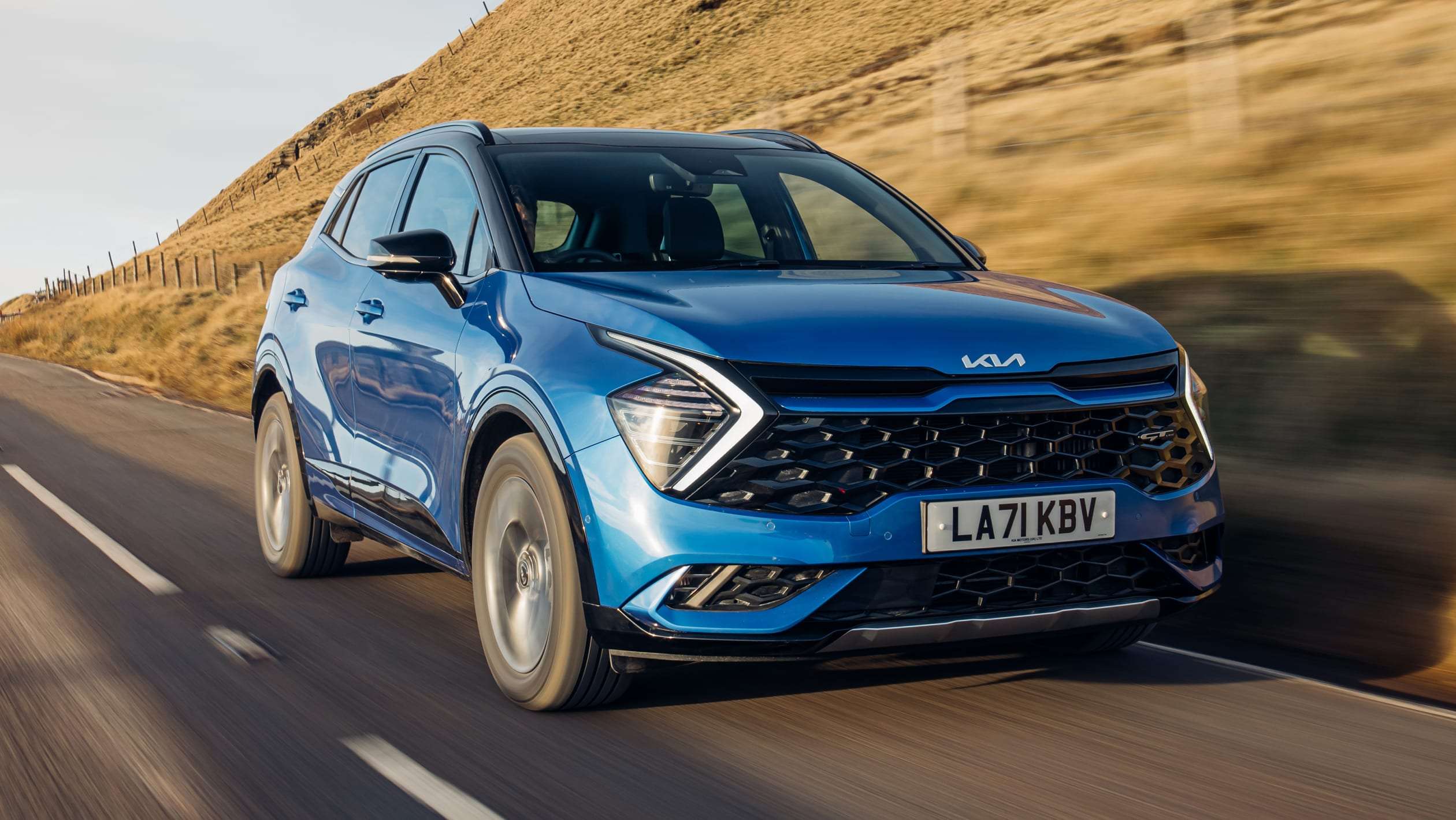 Hyundai tucson 2023 года кроссовер. Bmw xm 2022. бмв x8 2022. новый geely atlas pro 2023. паркетник з.