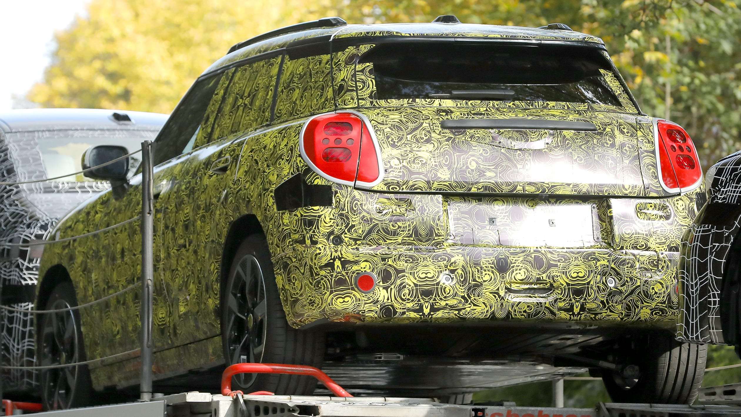 Camouflaged MINI Aceman - rear