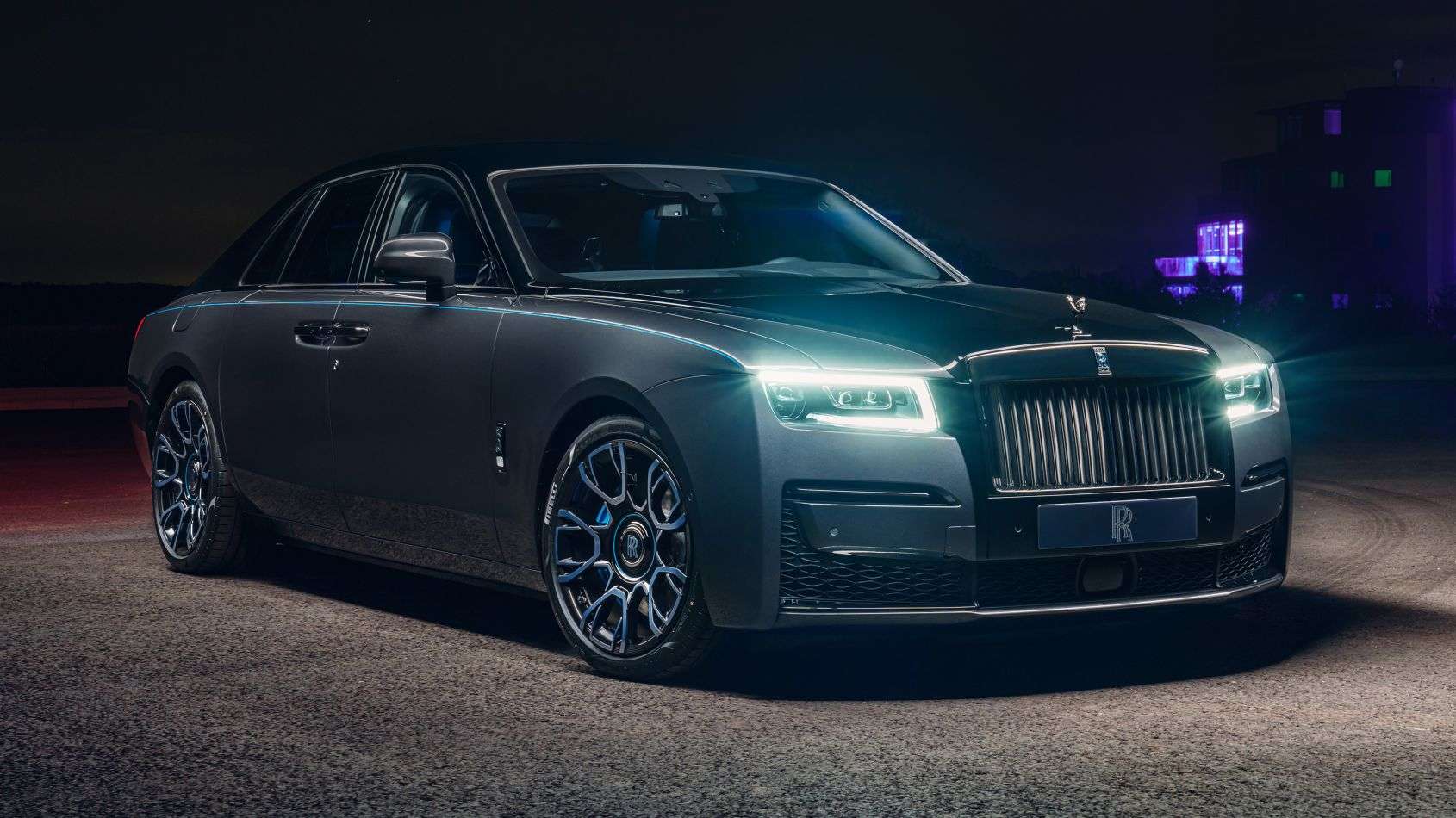 Примерно 65 % из всех когда-либо выпущенных автомобилей Rolls-Royce все еще используются на дорогах