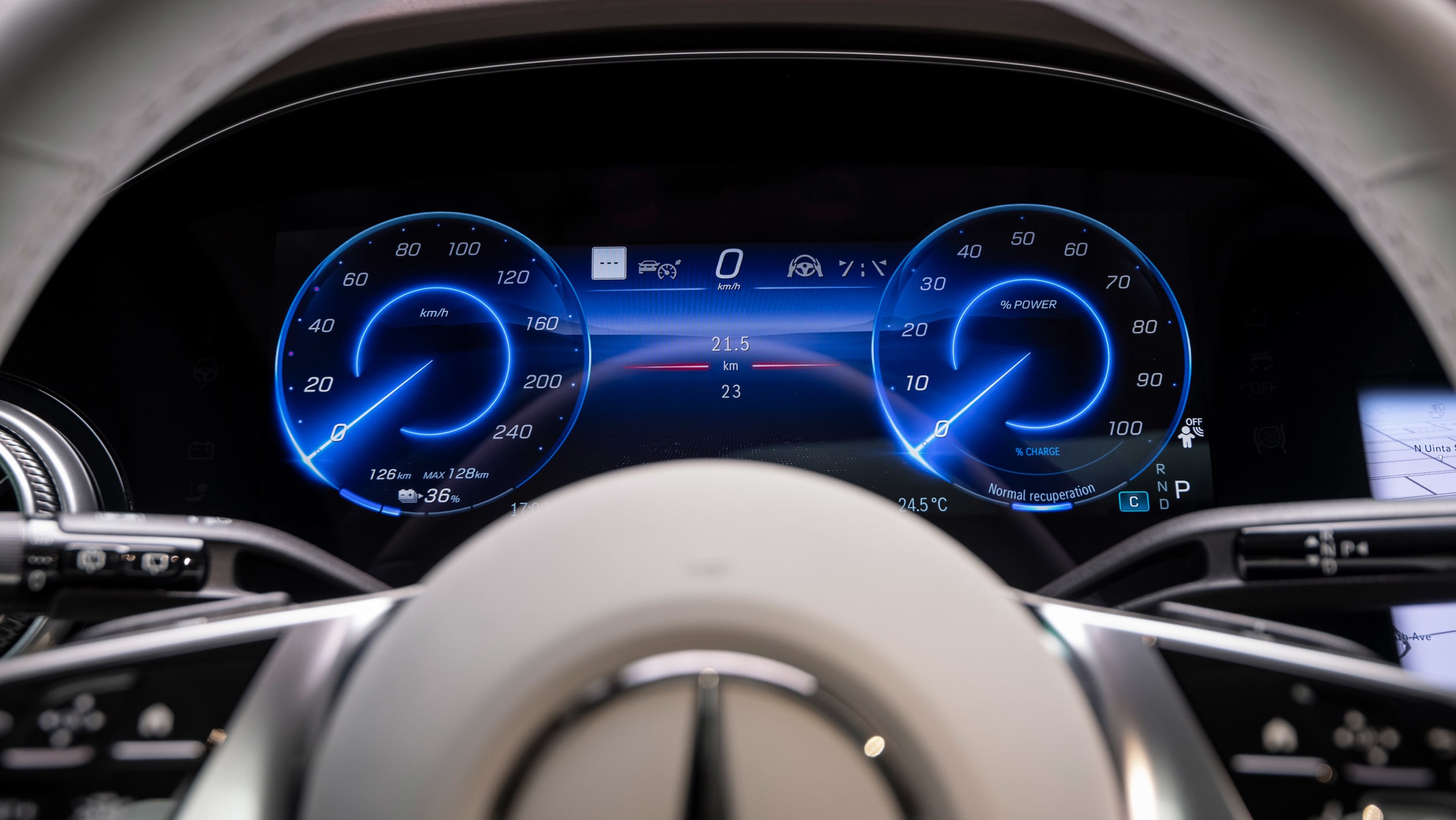 Mercedes EQE SUV - dials