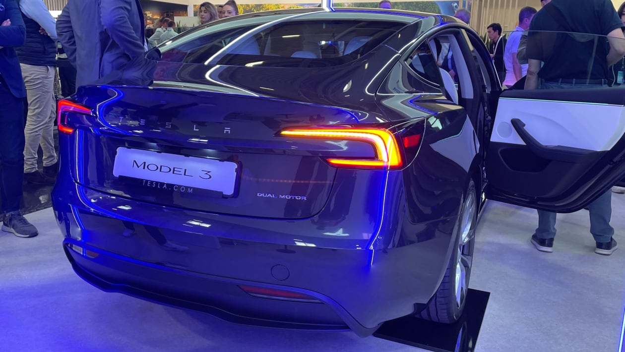 Рестайлинг Tesla Model 3 — задняя часть Мюнхена 2